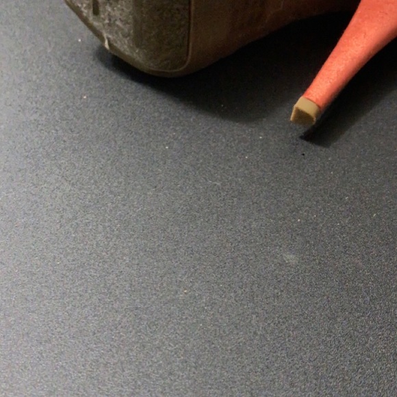 Heels - Picture 5 of 6